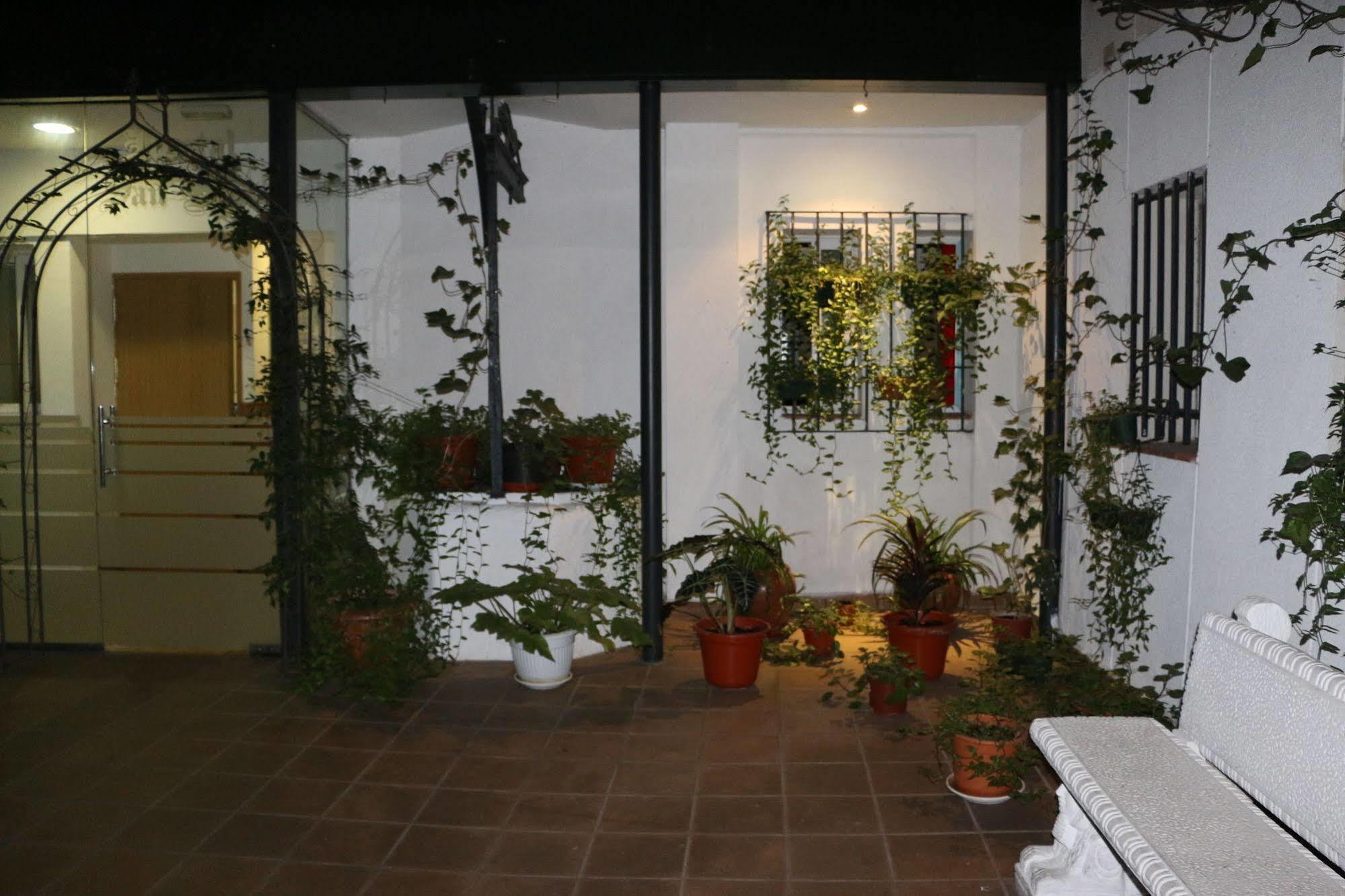 Hostal San Blas Madrid Exterior foto